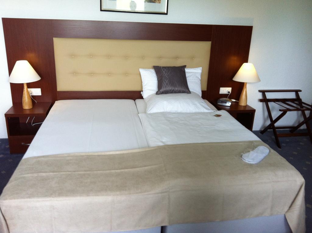 Hotel Abalone Remscheid Zimmer foto